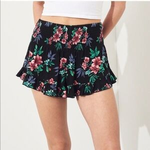 Hollister Womens High Rise Flowy Ruffled Floral Black Pink Summer Shorts Size M